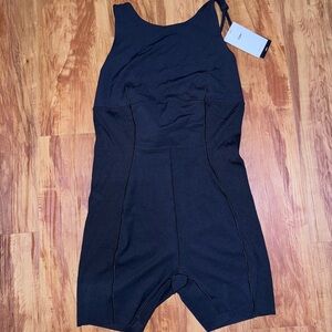 NEW Womens XL NIKE Luxe Dri-Fit Yoga Jumpsuit Black Romper Training tight fit NW